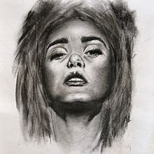 My project for course: Artistic Charcoal Portraiture: Creating Atmosphere Ein Projekt aus dem Bereich Traditionelle Illustration, Bildende Künste, Zeichnung, Porträtzeichnung, Realistische Zeichnung und Artistische Zeichnung von susannahrthompson - 28.06.2024