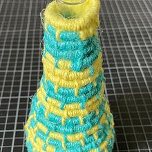 Small Vase. Arts, Crafts, Creativit, and Fiber Arts project by Daniela Haupt - 07.02.2024