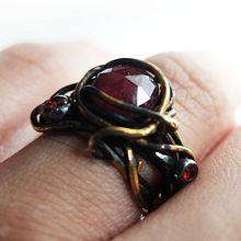 Blood, Sweat, and Tears. Accessor, Design, Arts, Crafts, Fine Arts, Jewelr, and Design project by Lala Calle - 07.04.2024