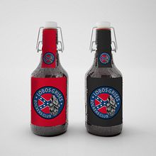 LOGOTIPO "LOBOS GRISES. ROCKERS CLUB". Design, Accessor, Design, Art Direction, Br, ing, Identit, Graphic Design, and Logo Design project by Rebeca Márquez - 07.06.2024