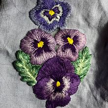 Mi proyecto del curso: Bordado freestyle sobre tul para principiantes. Accessor, Design, Embroider, Botanical Illustration, Textile Design, and Watercolor Painting project by tamara.gonzalezlehmann - 07.06.2024