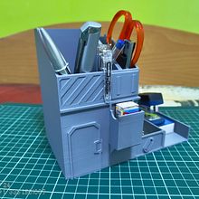 Mi portalápiz personalizado. Un proyecto de 3D, Diseño industrial, Diseño de producto, Modelado 3D y Diseño 3D de Oscar Martinez - 09.07.2024