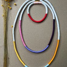 Mi proyecto del curso: Iniciación a la bisutería con cordón: fabrica tus propios collares. Jewelr, Design, and Macramé project by Viely Flores - 05.20.2024