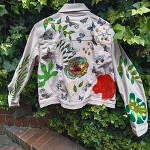VUELO DE MARIPOSA. Painting, Fashion Design, Embroider, DIY, Upc, cling, and Textile Design project by Andrea Johanna Rios Melgarejo - 02.02.2023