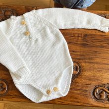 Il mio progetto del corso: Body raglan 3-6 mesi. Un progetto di Fashion design, Fiber Art, Maglia e Textile Design di Milena Nardo - 14.07.2024