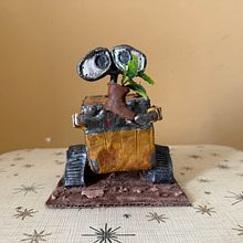Wall-E. Un proyecto de Escultura de Camila Seeck - 19.07.2024