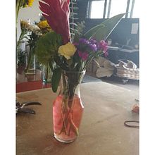 Mi proyecto del curso: Diseño de arreglos con flores de temporada Ein Projekt aus dem Bereich Innendesign, L, schaftsbau, Dekoration von Innenräumen, DIY und Blumen- und Pflanzendesign von lalita48 - 26.07.2024