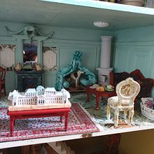 Panelled historic style room interior design for dolls house. Un progetto di Artigianato di lara_macaron - 29.07.2024