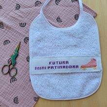 Babero bordado. Embroider project by Laura Molina - 07.28.2024