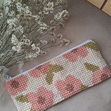 Mi proyecto del curso: Introducción al punto de cruz contemporáneo . Een project van Borduurwerk, DIY, Upc, cling y Textielontwerp van Merlin Villegas - 31.07.2024