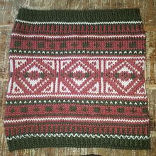 My project for course: Stranded colorwork knitting. Accessor, Design, Fashion Design, Fiber Arts, DIY, Knitting, and Textile Design project by mp3vinet - 08.01.2024