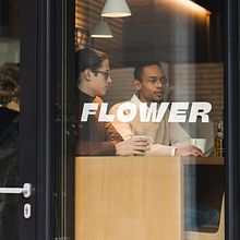 Mi proyecto del curso: Creación de mock-ups para branding desde cero. Projekt z dziedziny Design, Br, ing i ident, fikacja wizualna, Zarządzanie projektowaniem, Projektowanie graficzne, Projektowanie c, frowe i Projektowanie prezentacji użytkownika Vielka Avalos - 31.07.2024