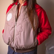 Mi proyecto del curso: Corte y confección de una cazadora bomber desde cero. Un proyecto de Diseño de moda, Costura, Patronaje, confección			 y Bordado de Miriam Godoy Pérez - 04.08.2024