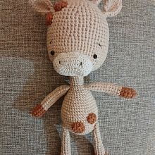 Mi jirafa. Arts, Crafts, To, Design, Crochet, Amigurumi, and Textile Design project by mb_fernandezchevichuk - 08.04.2024