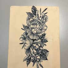 Mi proyecto del curso: Tatuaje botánico con puntillismo Ein Projekt aus dem Bereich Traditionelle Illustration, Tattoodesign und Botanische Illustration von Andrea M. Rodriguez Garcia - 05.08.2024