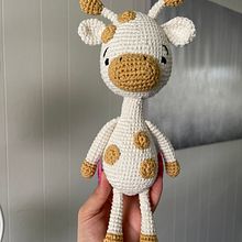 Mi proyecto del curso: Amigurumi para principiantes: teje animales en crochet. Un projet de Artisanat, Conception de jouets, Crochet, Amigurumi , et Design textile de sofi_steiner - 07.08.2024