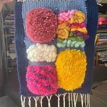 My project for course: 3D Weaving and Yarn Trimming for Wall Hangings. Accessor, Design, Arts, Crafts, Interior Decoration, Fiber Arts, Weaving, and Textile Design project by lillapajer - 08.11.2024