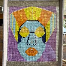 Meu projeto do curso: Criação de retratos em ponto-cruz. Een project van Borduurwerk,  Interieurdecoratie y Textielontwerp van Leonor Capelo - 11.08.2024