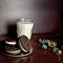 My cookie project for course: Dark Mood Photography for Culinary Projects. Un progetto di Fotografia gastronomica, Fotografia per Instagram, Food St e ling di Shawna MacLaughlin - 17.08.2024
