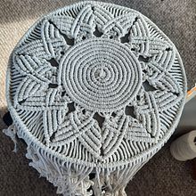 Mi proyecto del curso: Técnicas de macramé circular. Arts, Crafts, Decoration, Fiber Arts, Macramé, and Textile Design project by Elena Ramirez Flores - 08.18.2024