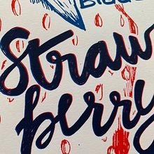 Screenprint - strawberry. Graphic Design project by Yolien De Moor - 08.23.2024