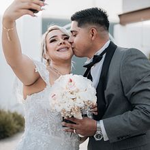 My project for course: Wedding Photography: Couples Session. Un progetto di Fotografia, Fotografia di ritratto, Fotografia documentaria e Composizione fotografica di luxxmediamx - 08.08.2024