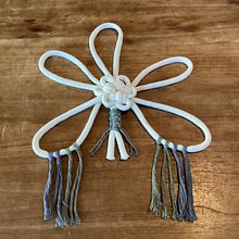 Muurhanger met geleerde knopen. Accessor, Design, Arts, Crafts, Fiber Arts, Macramé, and Textile Design project by mieke_derdeyn - 08.28.2024