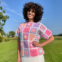 My first projects for course: Granny Square Crochet: Make Your Own Sweater. Fashion Design, Fiber Arts, DIY, Crochet, and Textile Design project by barbaraimoveisluxo - 09.01.2024