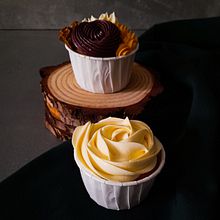 Autumn cupcakes; My project for course: Creative Cupcake Decorating Techniques. Design, DIY, Food St, and ling project by cakencakes - 09.04.2024