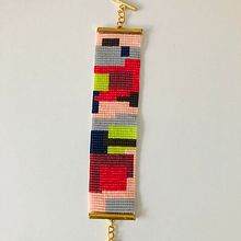 My project for course: Beaded Jewelry Design: Weave Elegant Patterns Ein Projekt aus dem Bereich Erweiterungsentwicklung, H, werk, Weben und Schmuckdesign von Sanam Dehghan - 04.09.2024