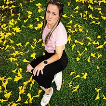 Mi proyecto del curso: Selfies y video selfies profesionales para Instagram. Un proyecto de Fotografía, Fotografía con móviles, Fotografía Lifest, le, Fotografía para Instagram, Instagram, Marketing, Mobile marketing, Publicidad y Redes Sociales de Lina Cristina Correal Herrera - 07.09.2024