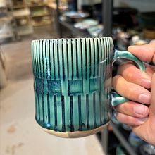 My project for course: Stamp Making for Textured Pottery. Un progetto di Artigianato, Ceramica, Interior Design, DIY e Belle arti di yamayama158 - 05.09.2024
