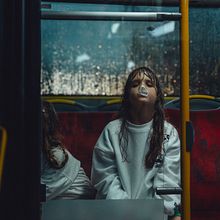 Mój projekt z kursu: Fotografia i mrok: twórz filmowe portrety. Un progetto di Ritocco fotografico, Composizione fotografica, Illuminazione fotografica, Fotografia e Postproduzione fotografica di Hanna Wierzbicka - 11.09.2024