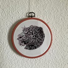 Mi proyecto del curso: Dibujo con hilo. Drawing, Embroider, Fiber Arts, Traditional illustration, Realistic Drawing, and Textile Design project by Paqui Lamaestra - 09.11.2024