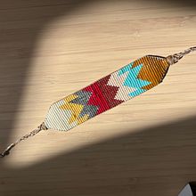 Mi proyecto del curso: Diseño y creación de joyería con mostacillas. Un projet de Artisanat, Création d'accessoires, Design de bijoux , et Art textile de mariaacosta82 - 14.09.2024