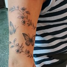 Mi proyecto del curso: Tatuaje fine line: la sutileza de la línea. Un projet de Dessin, Illustration traditionnelle , et Conception de tatouage de Giuliana Moreira - 19.09.2024
