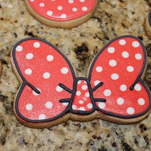 My project for course: Cookie Decoration with Royal Icing for Beginners. Design, DIY, and Painting project by isagonzgonz2 - 10.20.2024