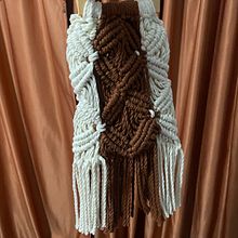 Mi proyecto del curso: Diseño y elaboración de bolsos en macramé. Un proyecto de Diseño, Diseño de complementos, Artesanía, Costura, Tejido, Macramé y Diseño textil de nicole_alana - 23.09.2024