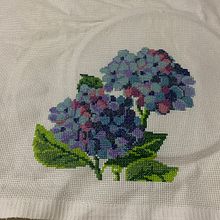 De mis flores favoritas (Parte 1). Embroider, Arts, and Crafts project by Farah - 09.26.2024