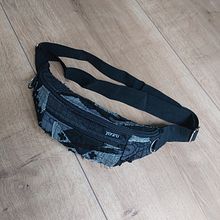 Fanny pack made from scraps . % Lianne tarafından hazırlanan Moda Tasarımı projesi - 09.27.2024