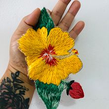 Mi proyecto del curso: Bordado freestyle sobre tul para principiantes. Accessor, Design, Botanical Illustration, Embroider, and Textile Design project by Cecilia Castagna - 09.28.2024
