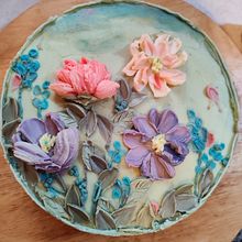 My project for course: Cake Design: Easy Buttercream Flowers with a Palette Knife. DIY, Floral, and Plant Design project by sophipham - 09.29.2024
