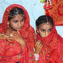 My project for course: Introduction to Photojournalism: Capture Powerful Stories. Un progetto di Fotografia digitale, Fotografia documentaria e Fotografia all'aperto di Darshan Shots - 19.09.2024