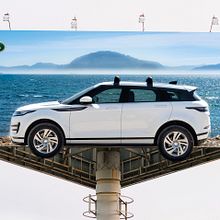 Land Rover. Design, Advertising, and Photograph project by hajar Dai - 10.03.2024