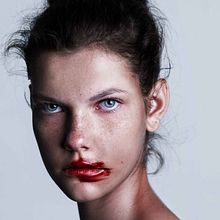 My project for course: Beauty Retouching for Beginners. Un proyecto de Fotografía, Fotografía de moda, Fotografía de retrato, Fotografía digital y Retoque fotográfico de GHINA LAHHAM - 30.09.2021
