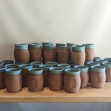 Augie's Restaurant Cups. Un projet de Artisanat de Isaih Porter - 03.10.2024