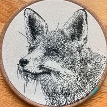 Fox portrait. Embroider, Fiber Arts, Traditional illustration, Realistic Drawing, and Textile Design project by rosie.spiegelhalter - 10.04.2024