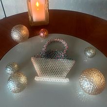Meu projeto do curso: Design e criação de bolsas com miçangas. Un progetto di Design di accessori, Artigianato, Design, Fashion design e Fiber Art di Monica Firmino - 07.10.2024