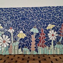 My project for course: Modern Mosaic Art: Make Floral Compositions with Tiles. Projekt z dziedziny Craft, Ceramika, DIY, Projektowanie i w, rób mebli i Dekoracja wnętrz użytkownika lynn.bindels - 10.10.2024