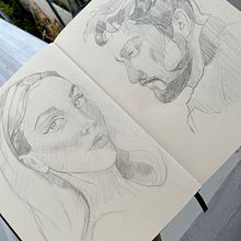 Mon projet du cours : Carnet de croquis et portraits au crayon graphite. Drawing, Portrait Drawing, Sketchbook, Sketching, and Fine Arts project by Lily Emma - 10.13.2024